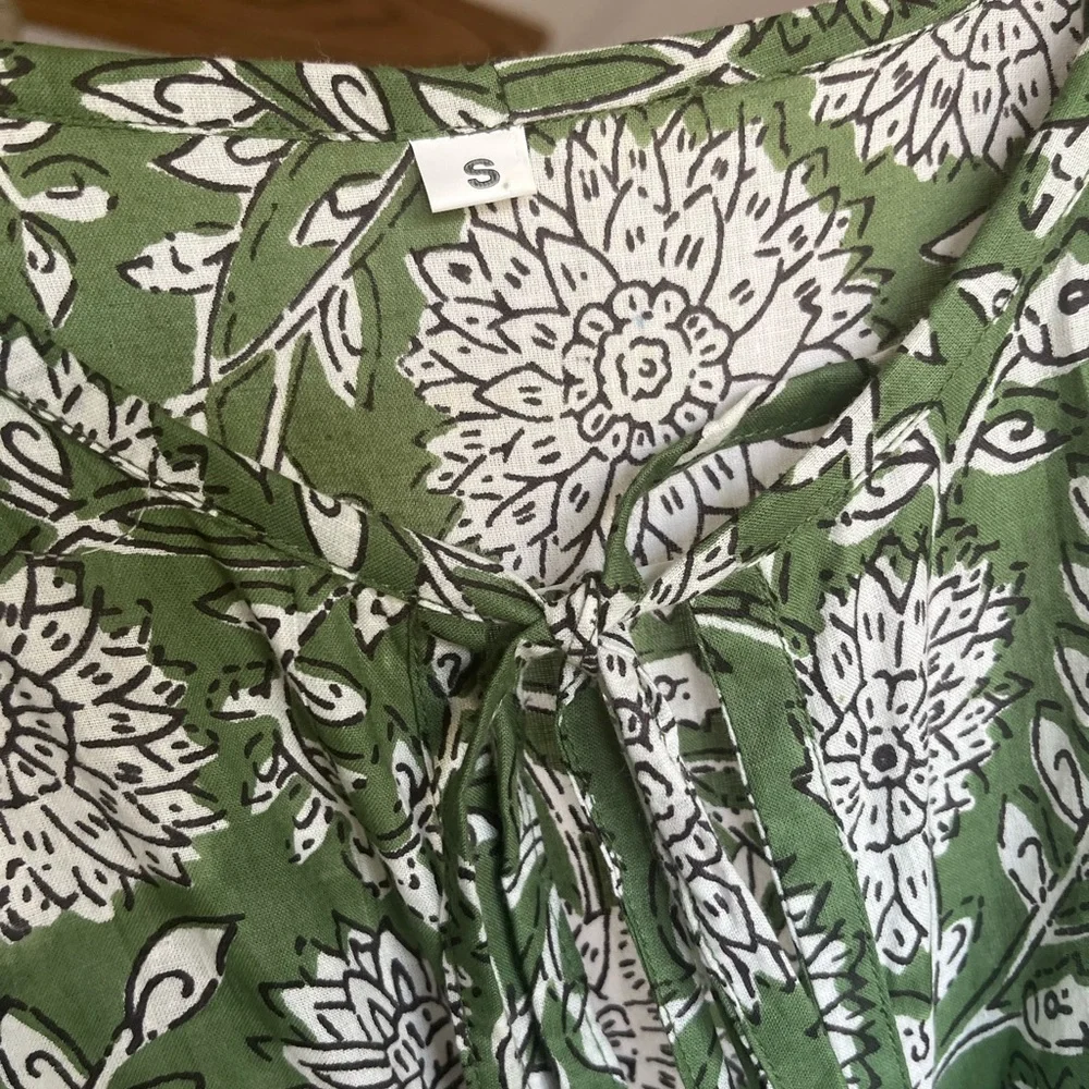 NWOT Green Floral Maxi Dress - Picture 4 of 5